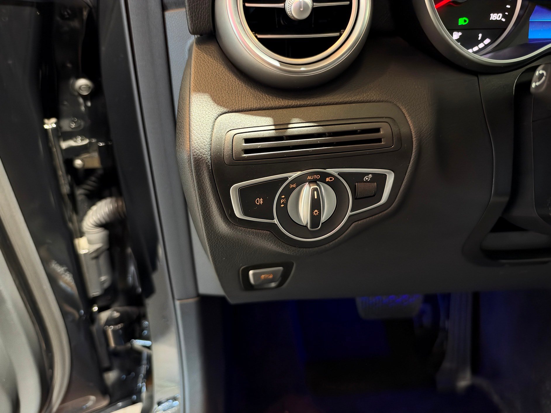 Used 2022 Mercedes-Benz GLC 300 4MATIC image 16