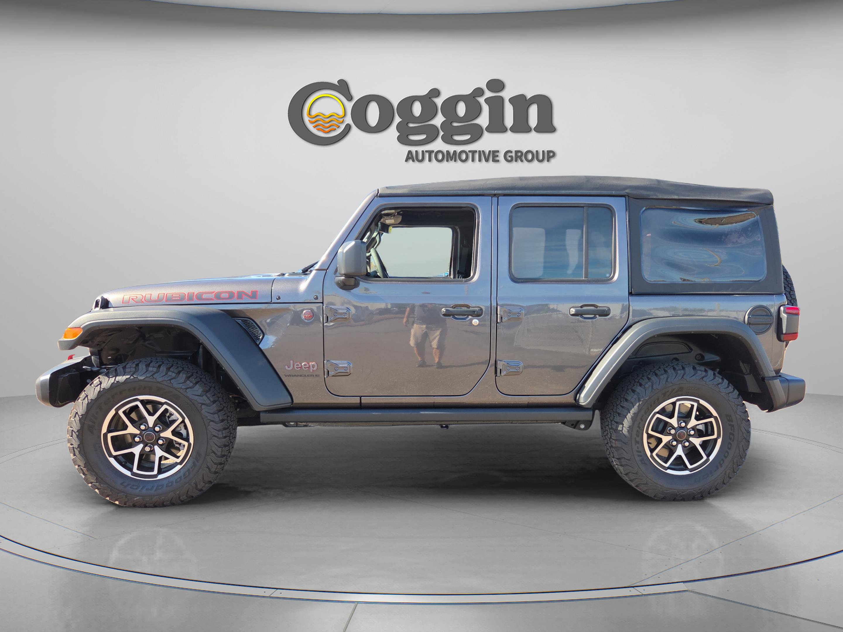 Used 2025 Jeep Wrangler Unlimited Rubicon w/ Technology Group image 3
