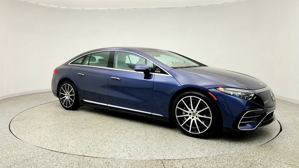 Used 2023 Mercedes-Benz EQS 580 4MATIC Sedan w/ Exclusive Trim Package image 3