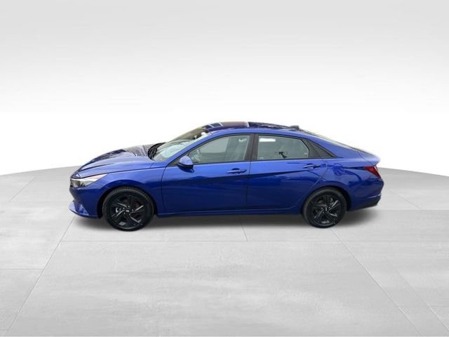 Used 2023 Hyundai Elantra SEL w/ Cargo Package FWD image 13