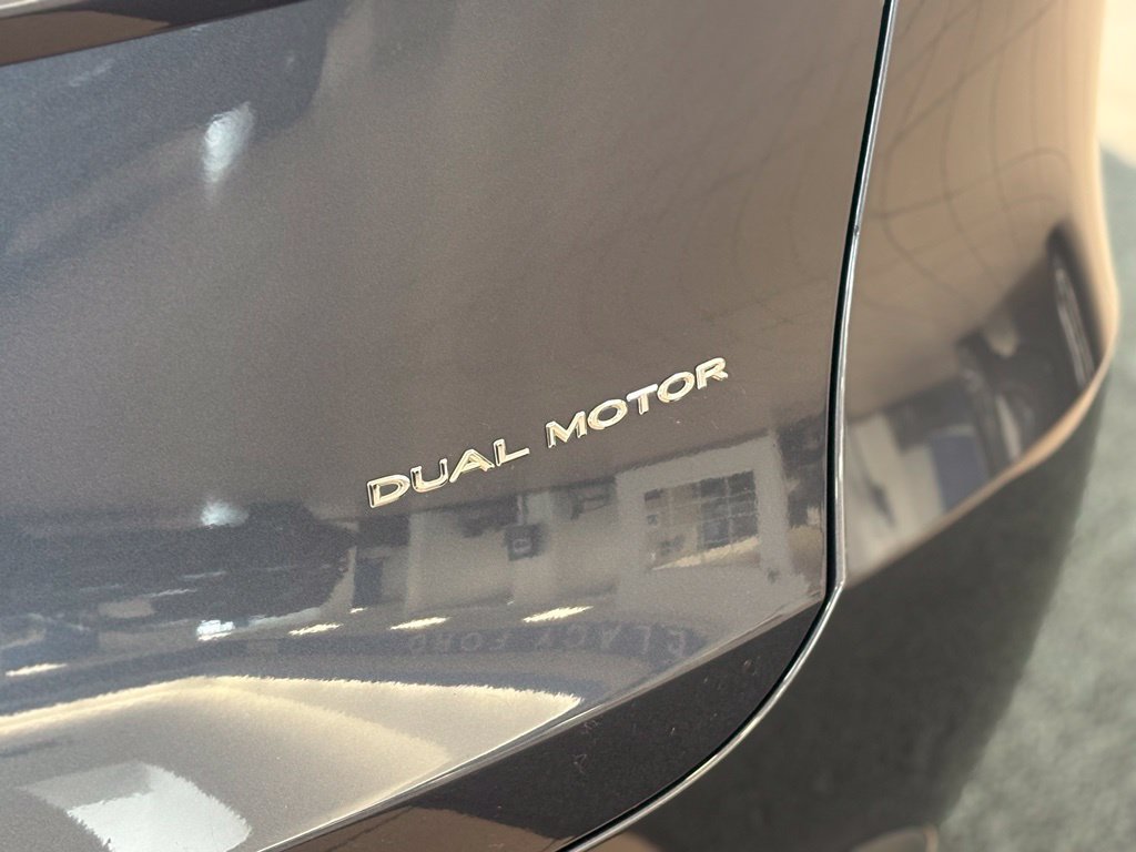 Used 2023 Tesla Model Y Long Range AWD/4WD image 27