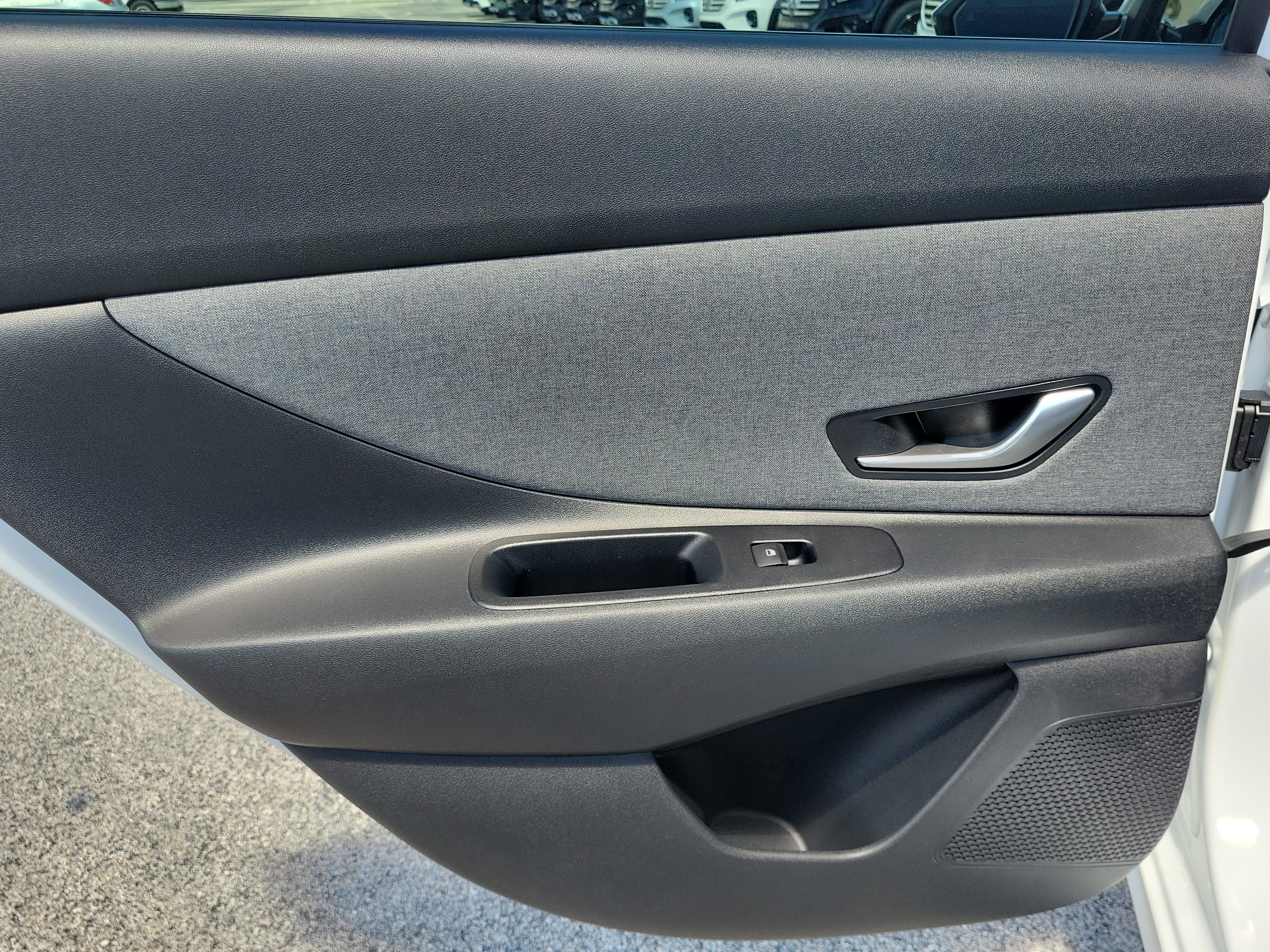 Used 2024 Hyundai Elantra Limited FWD image 11