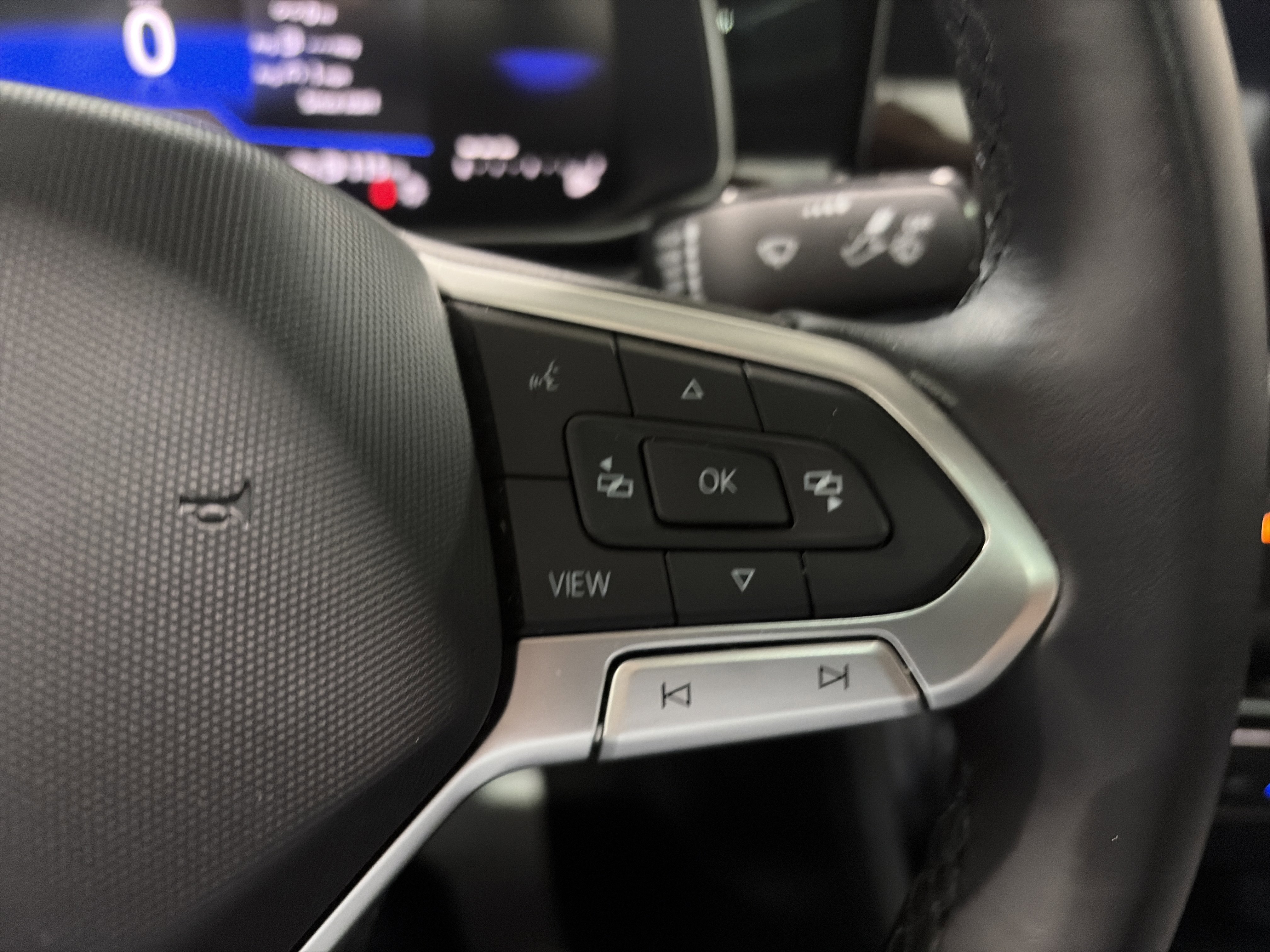 Certified 2025 Volkswagen Jetta SE image 17