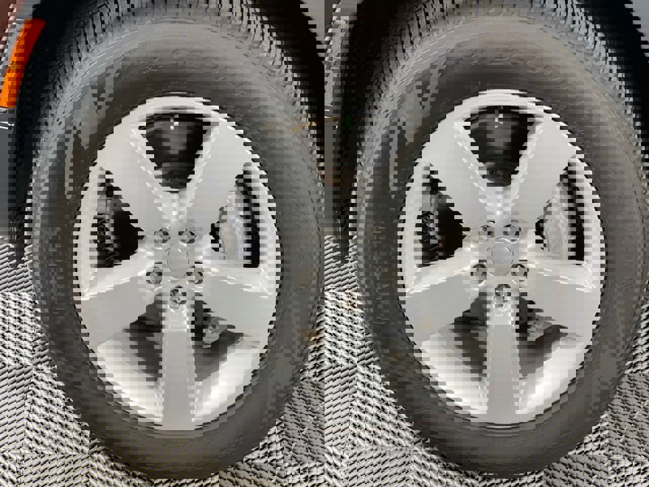 Used 2023 Land Rover Defender 130 SE AWD/4WD image 11