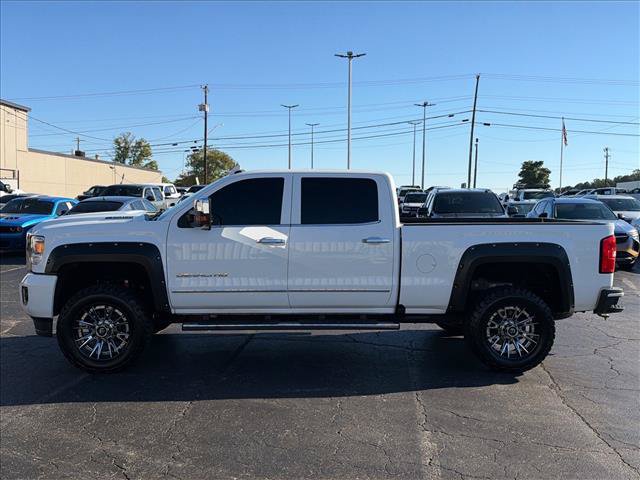 Used 2017 GMC Sierra 3500 Denali w/ Duramax Plus Package AWD/4WD image 7