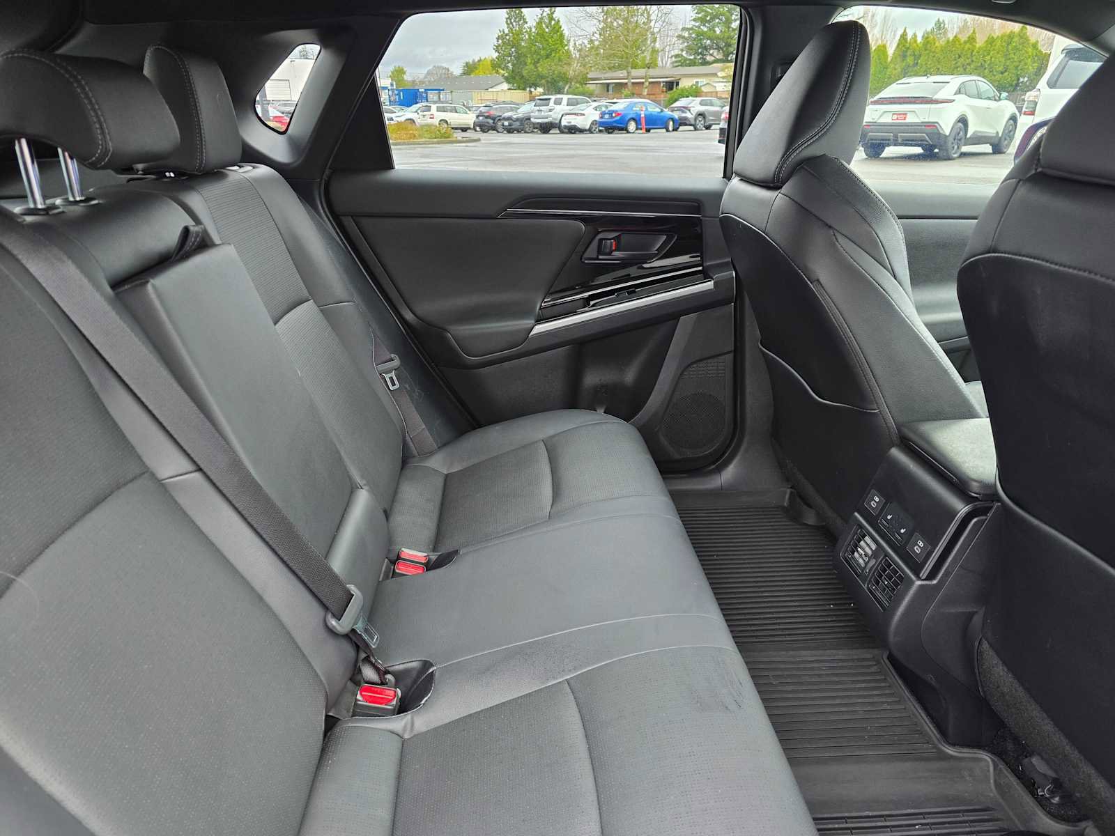 Used 2024 Toyota bZ4X Limited image 12