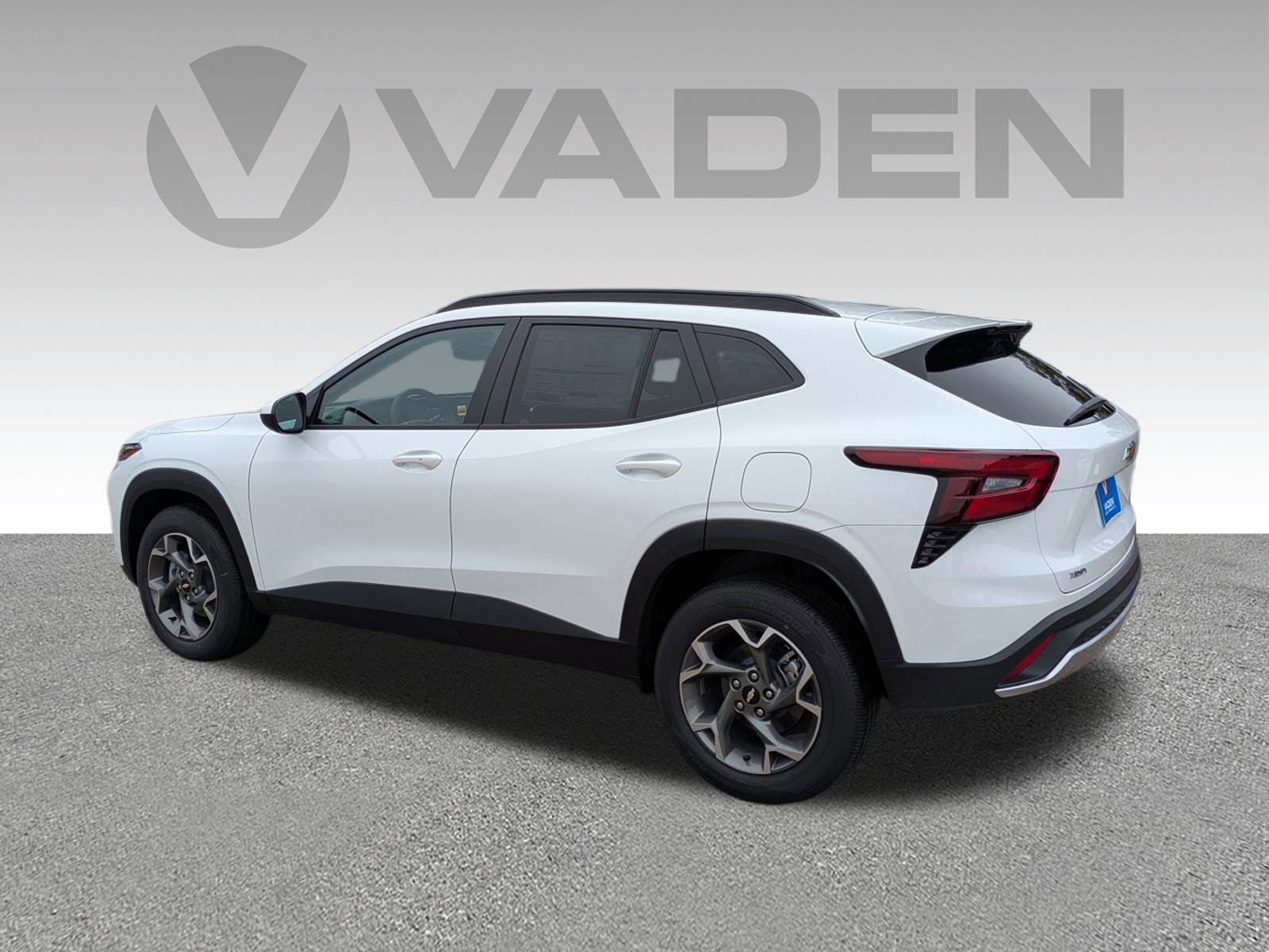 New 2025 Chevrolet Trax LT w/ Driver Confidence Package FWD image 24