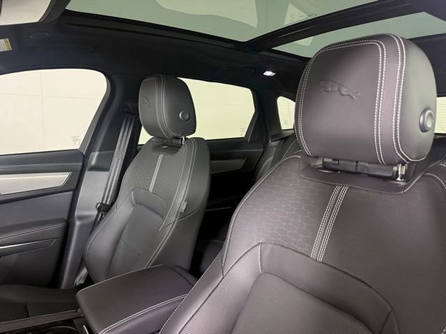 New 2025 Jaguar F-PACE R-Dynamic S image 30
