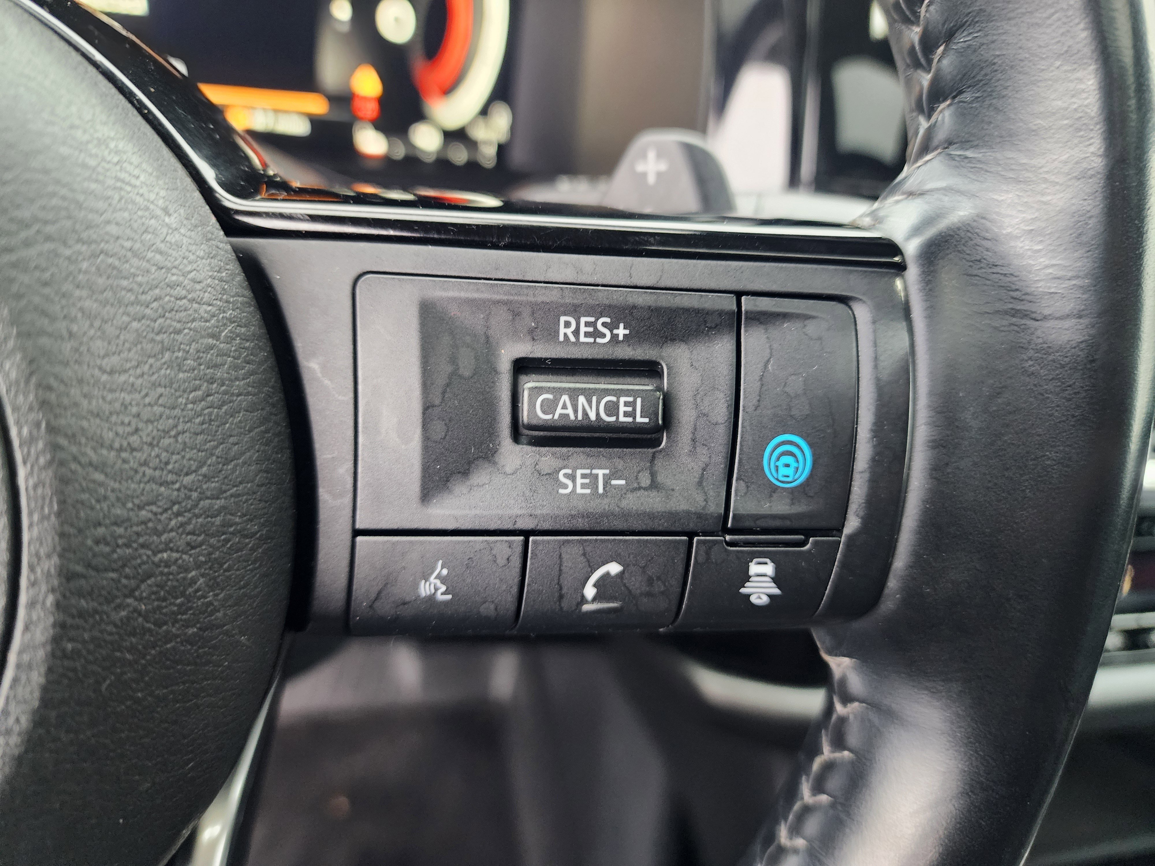 Used 2022 Nissan Pathfinder Platinum w/ Cargo Package image 29