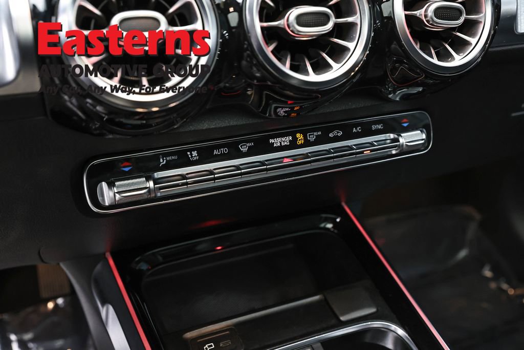 Used 2021 Mercedes-Benz GLB 250 4MATIC w/ Premium Package image 19