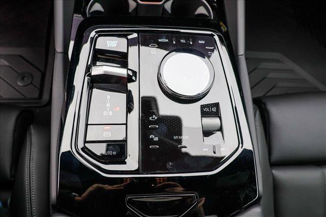 Used 2025 BMW i5 xDrive40 w/ Premium Package image 19