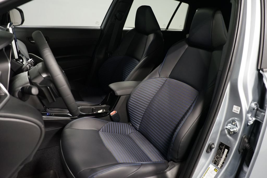 Used 2025 Toyota Corolla Cross AWD Hybrid w/ Convenience Package image 29