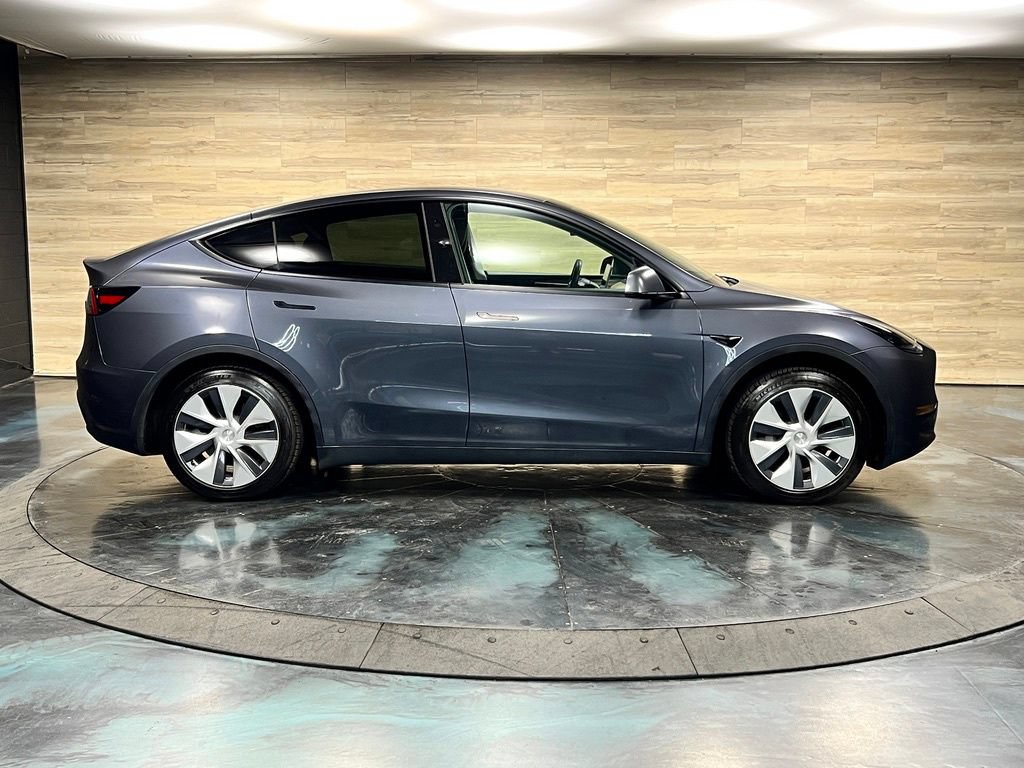 Used 2023 Tesla Model Y 2WD image 22