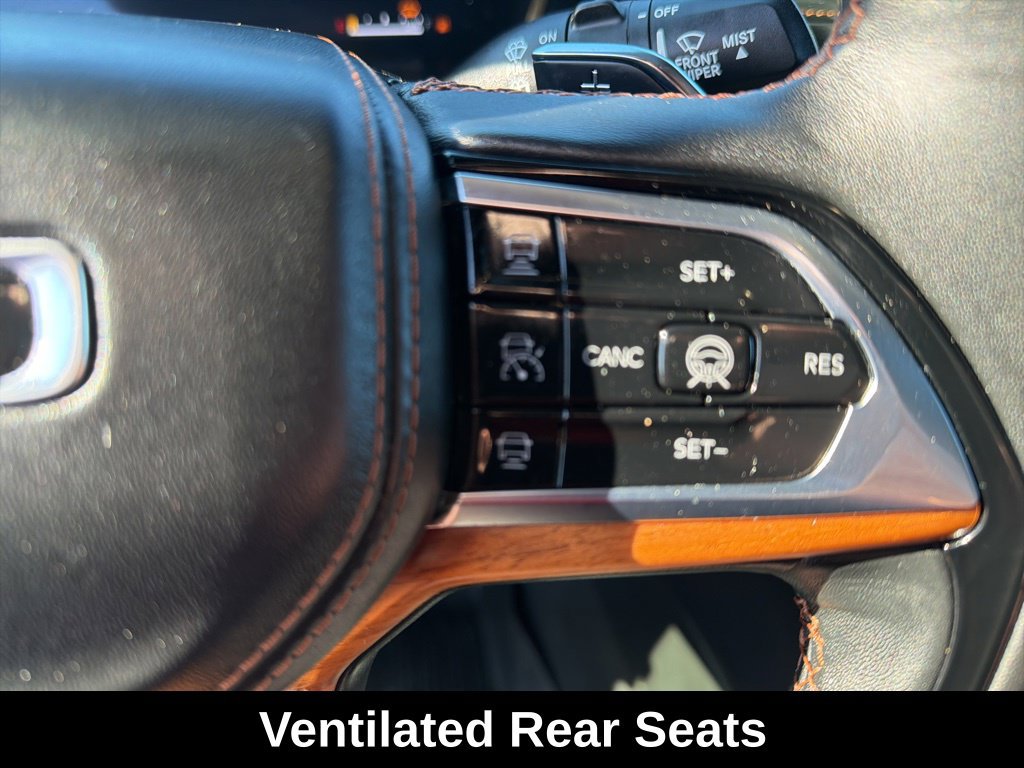 Used 2025 Jeep Grand Cherokee Summit AWD/4WD image 47