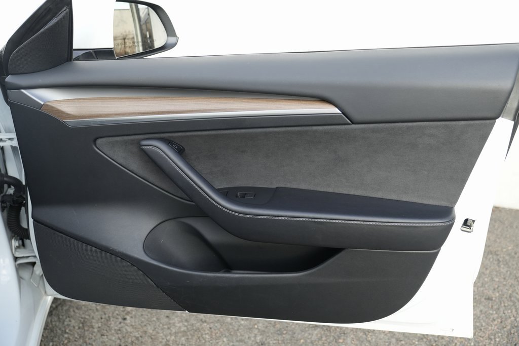 Used 2023 Tesla Model 3 Standard Range image 34