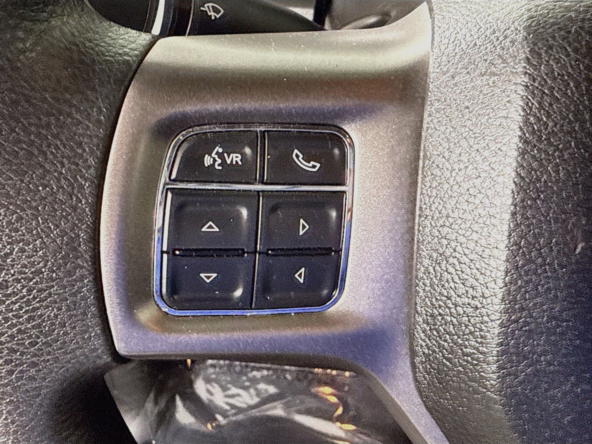 Used 2023 RAM 1500 Classic SLT w/ Electronics Group AWD/4WD image 14