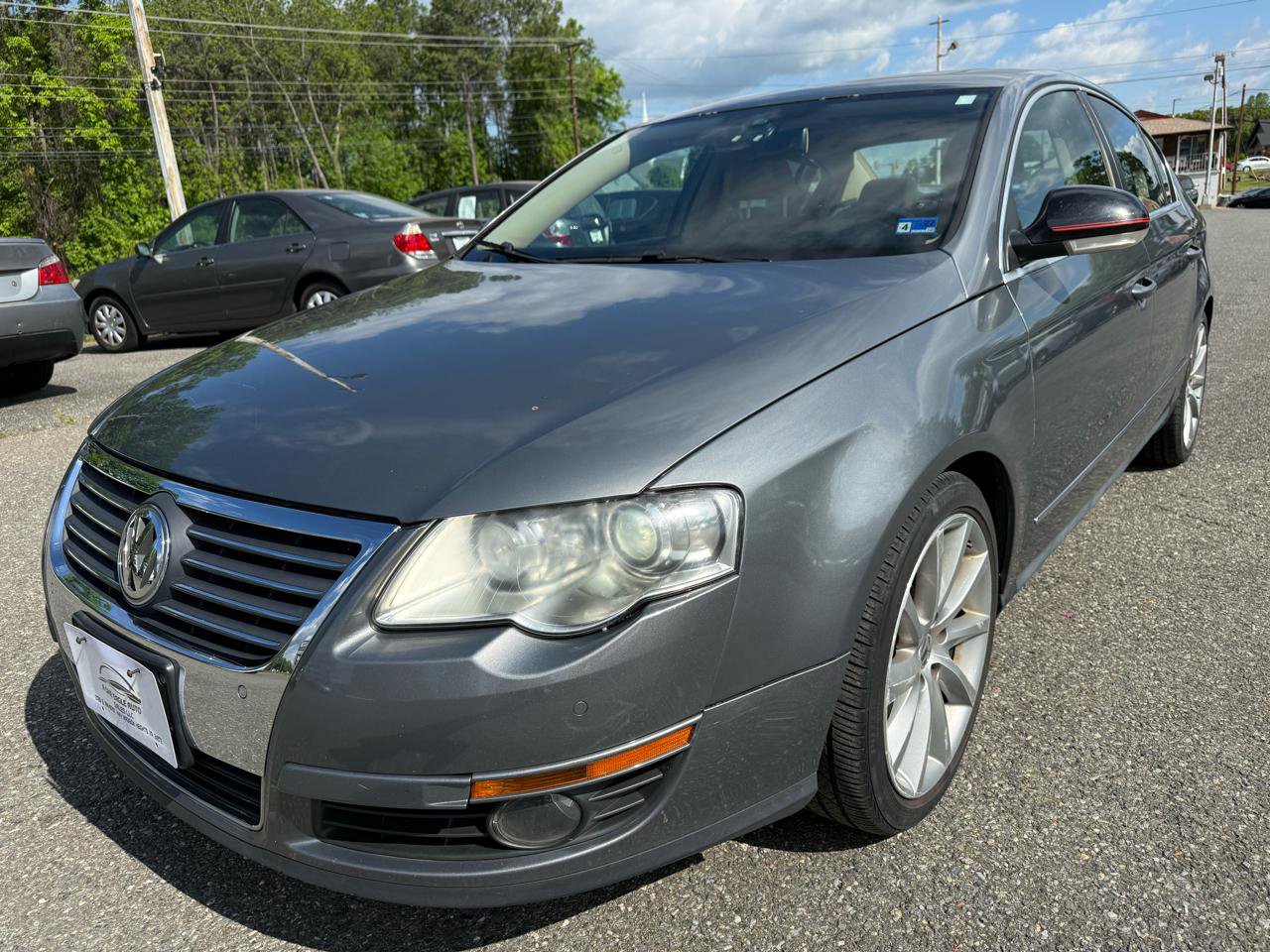 Used 2008 Volkswagen Passat VR6 FWD image 3