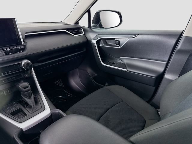 Certified 2025 Toyota RAV4 LE image 21