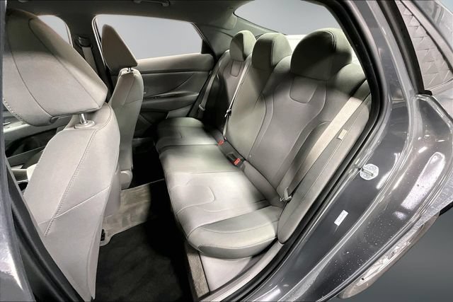 Used 2025 Hyundai Elantra SE FWD image 21