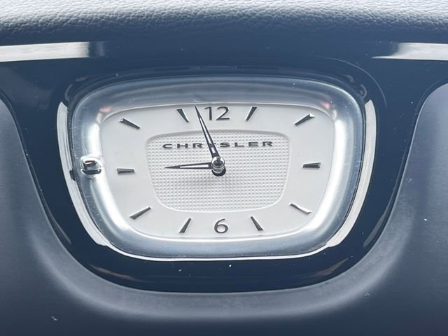 Used 2023 Chrysler 300 C image 13
