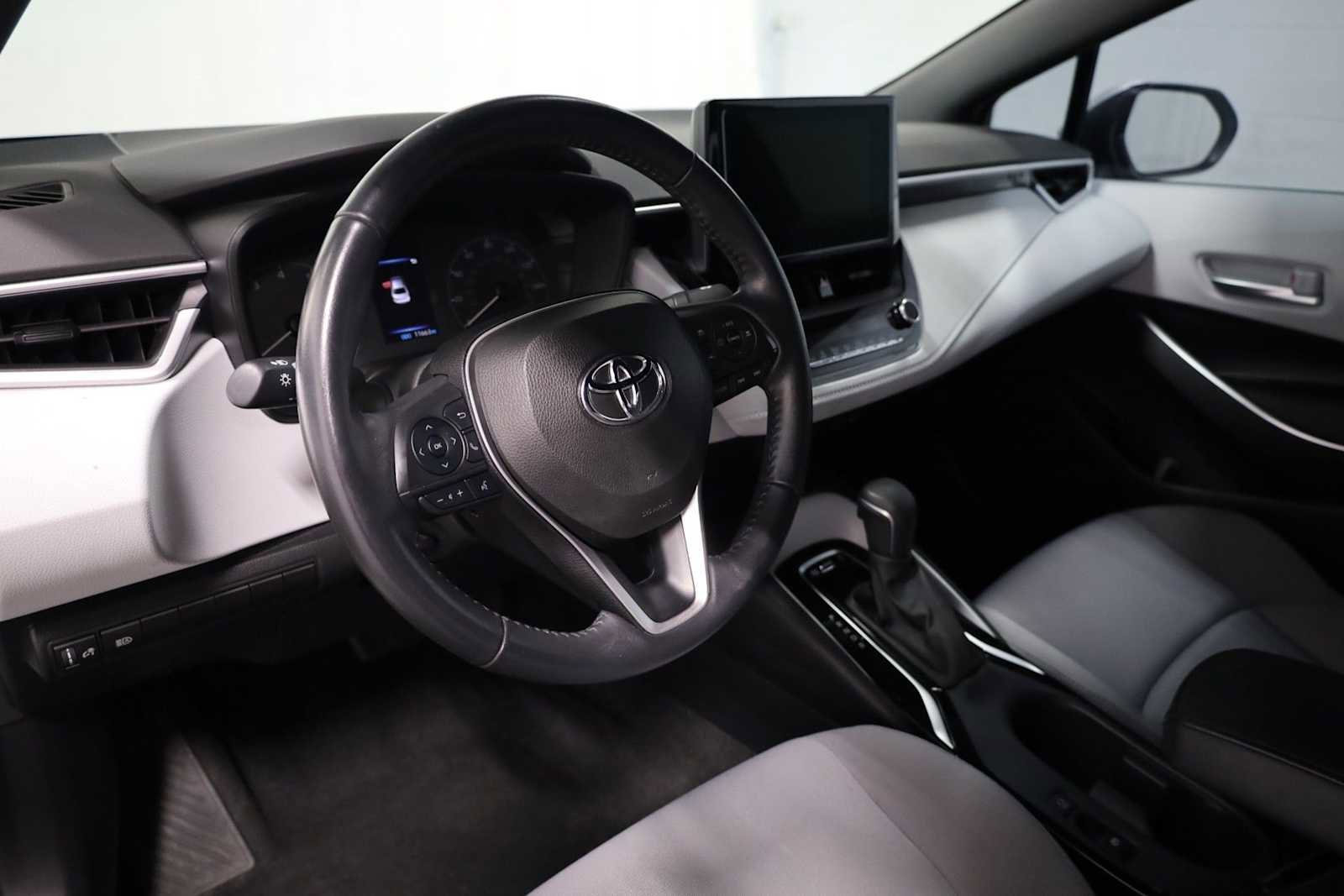 Used 2023 Toyota Corolla SE image 4