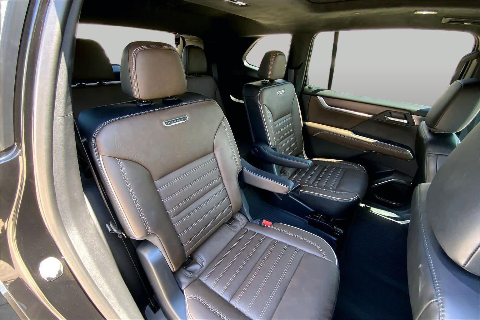 Used 2026 GMC Acadia Denali Ultimate w/ LPO, Floor Liner Package FWD image 20