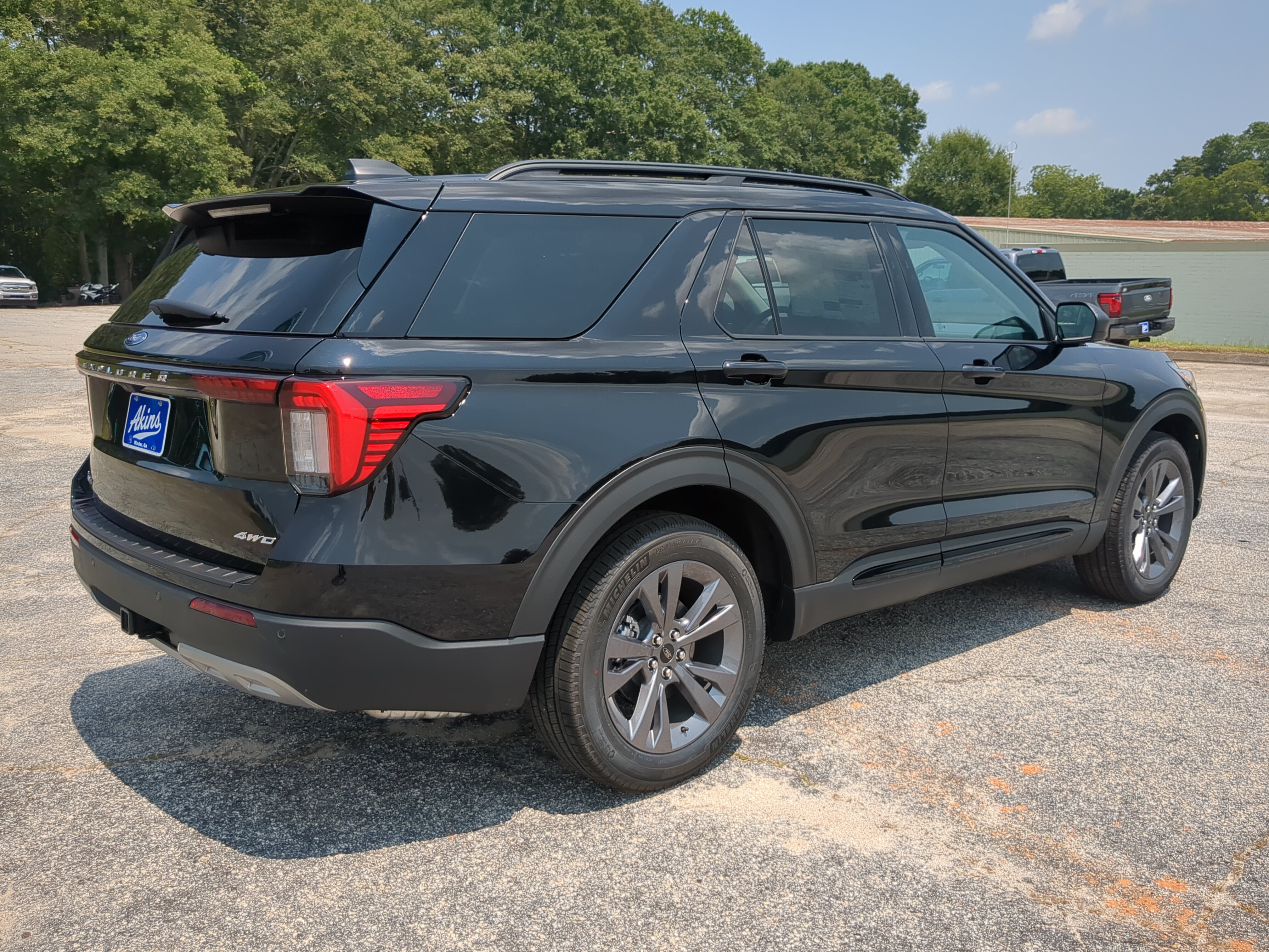 New 2026 Ford Explorer Active w/ Active Comfort Package AWD/4WD image 3