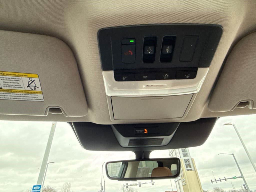 Used 2024 Nissan Pathfinder Platinum w/ Cargo Package image 35