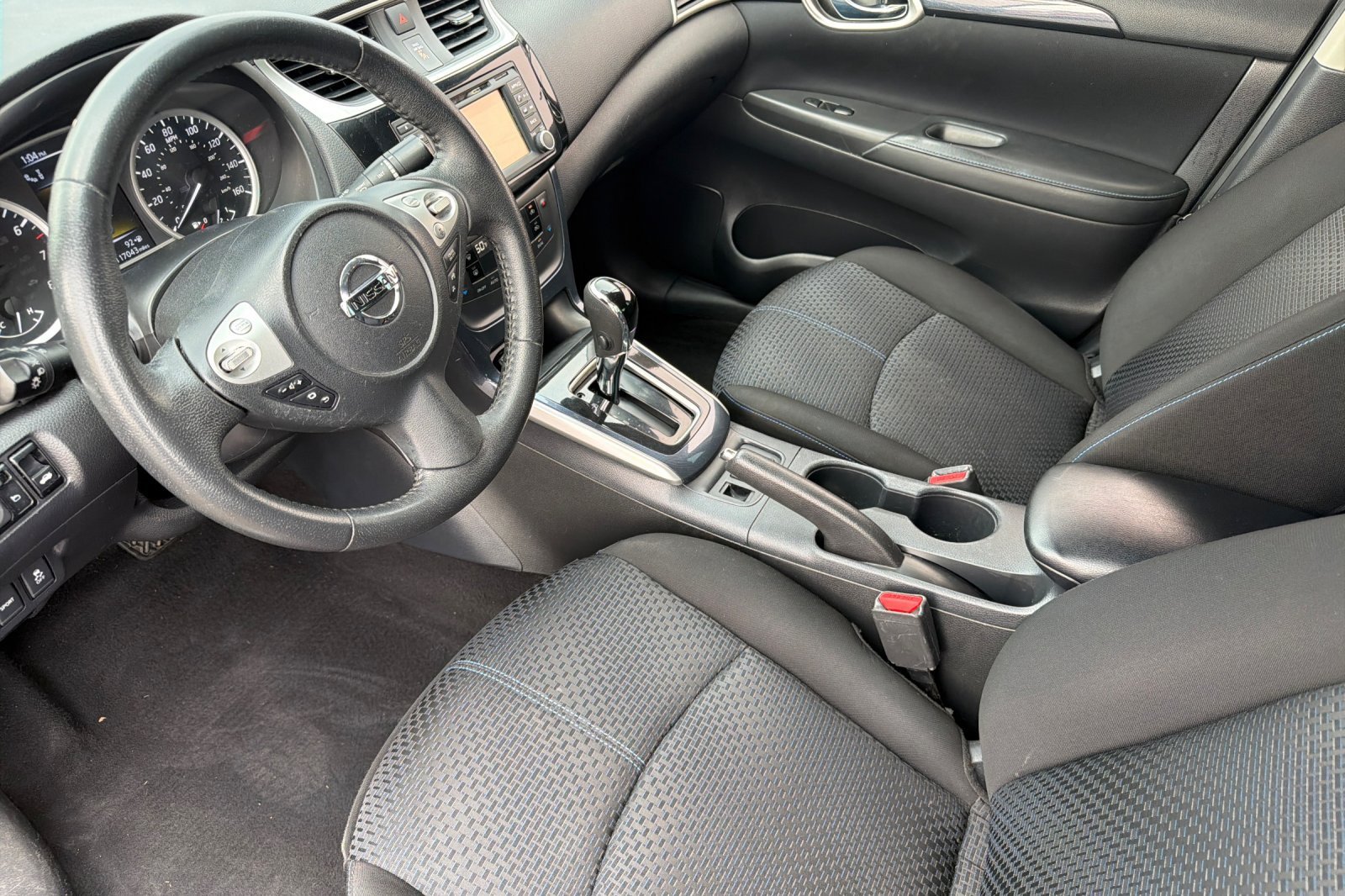 Used 2018 Nissan Sentra SR w/ Technology Package FWD image 11