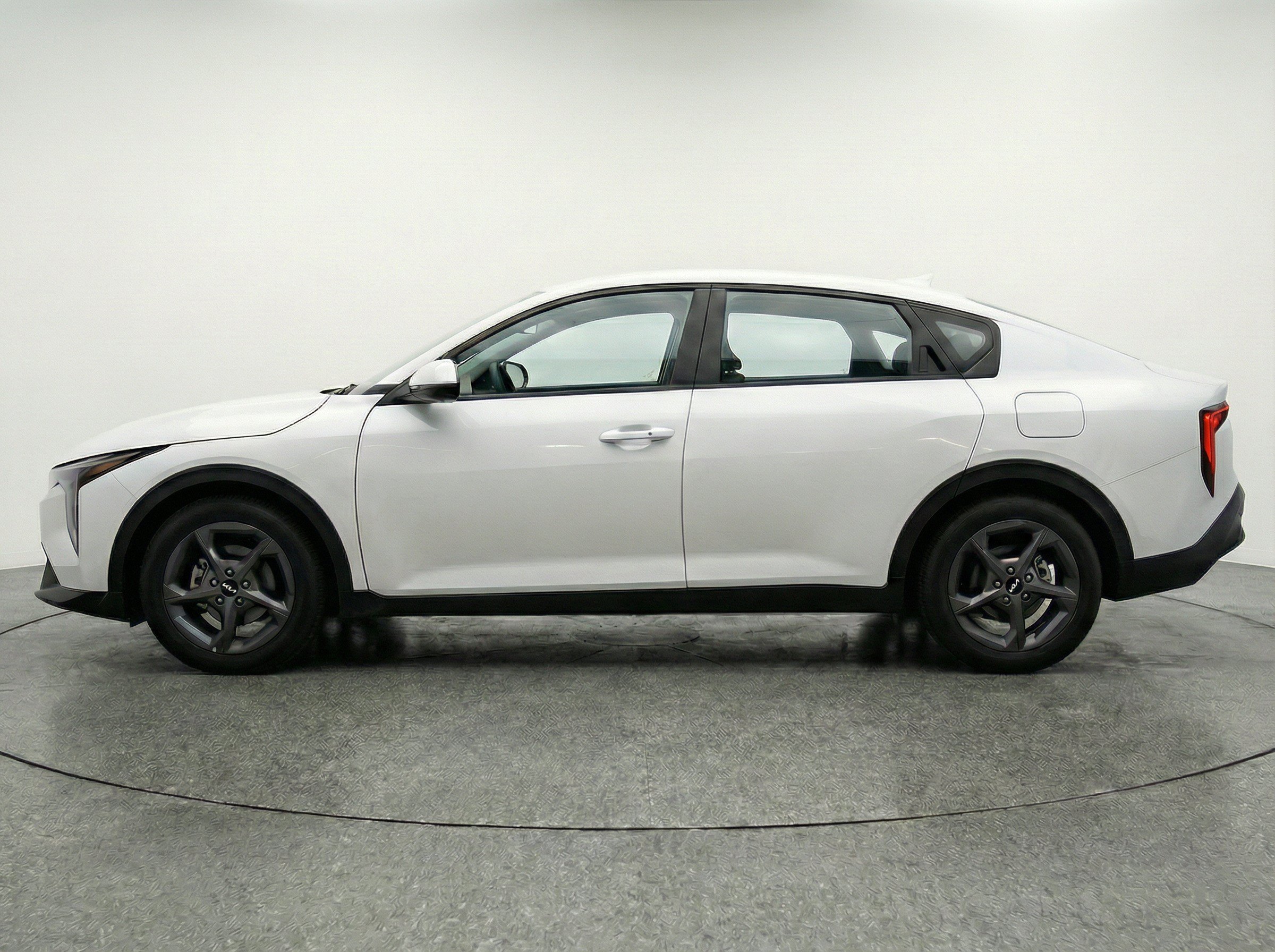 Used 2025 Kia K4 FWD image 5