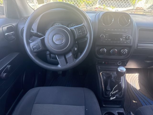 Used 2016 Jeep Patriot Sport FWD image 13