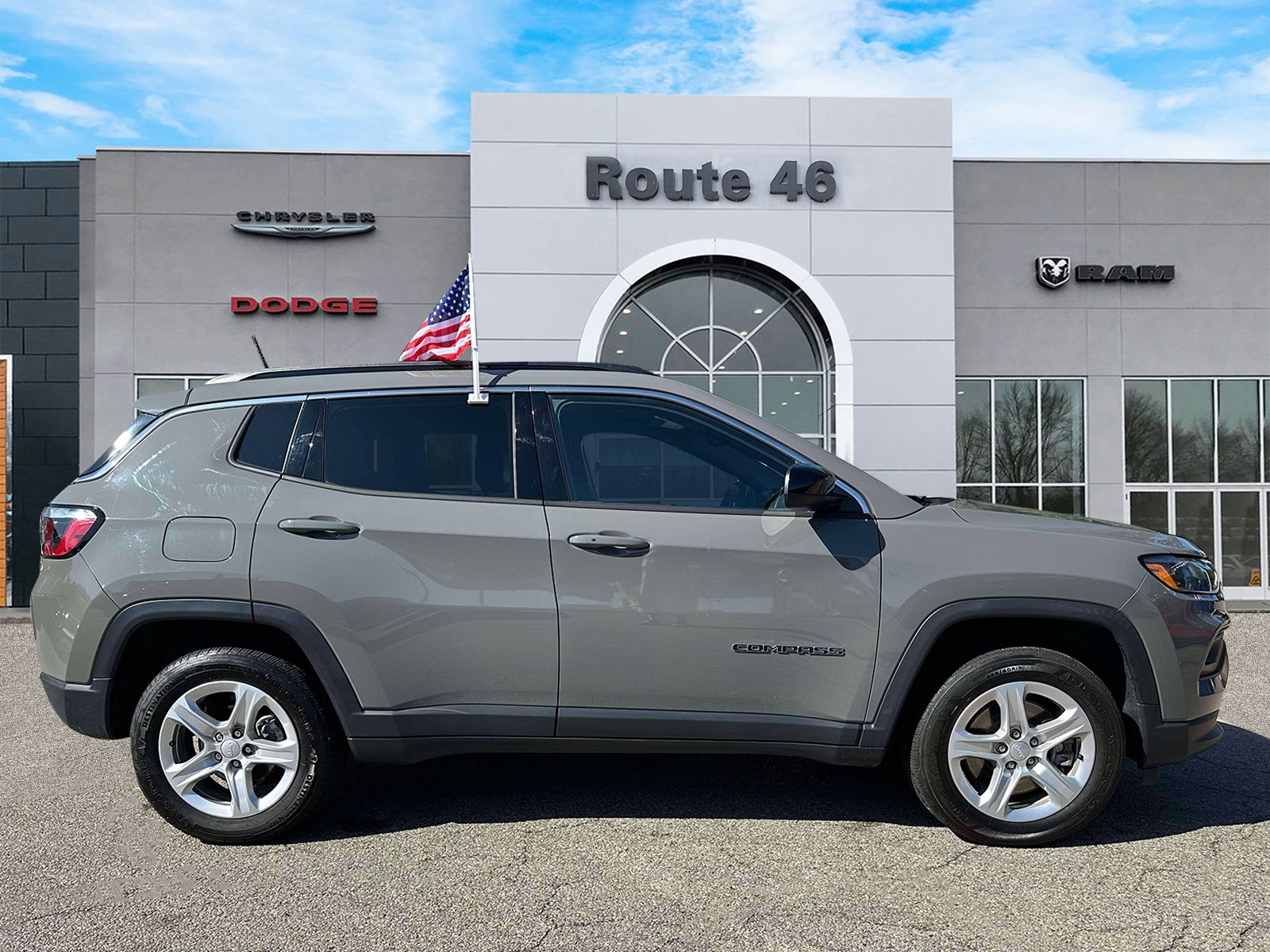 Used 2023 Jeep Compass Latitude AWD/4WD image 6