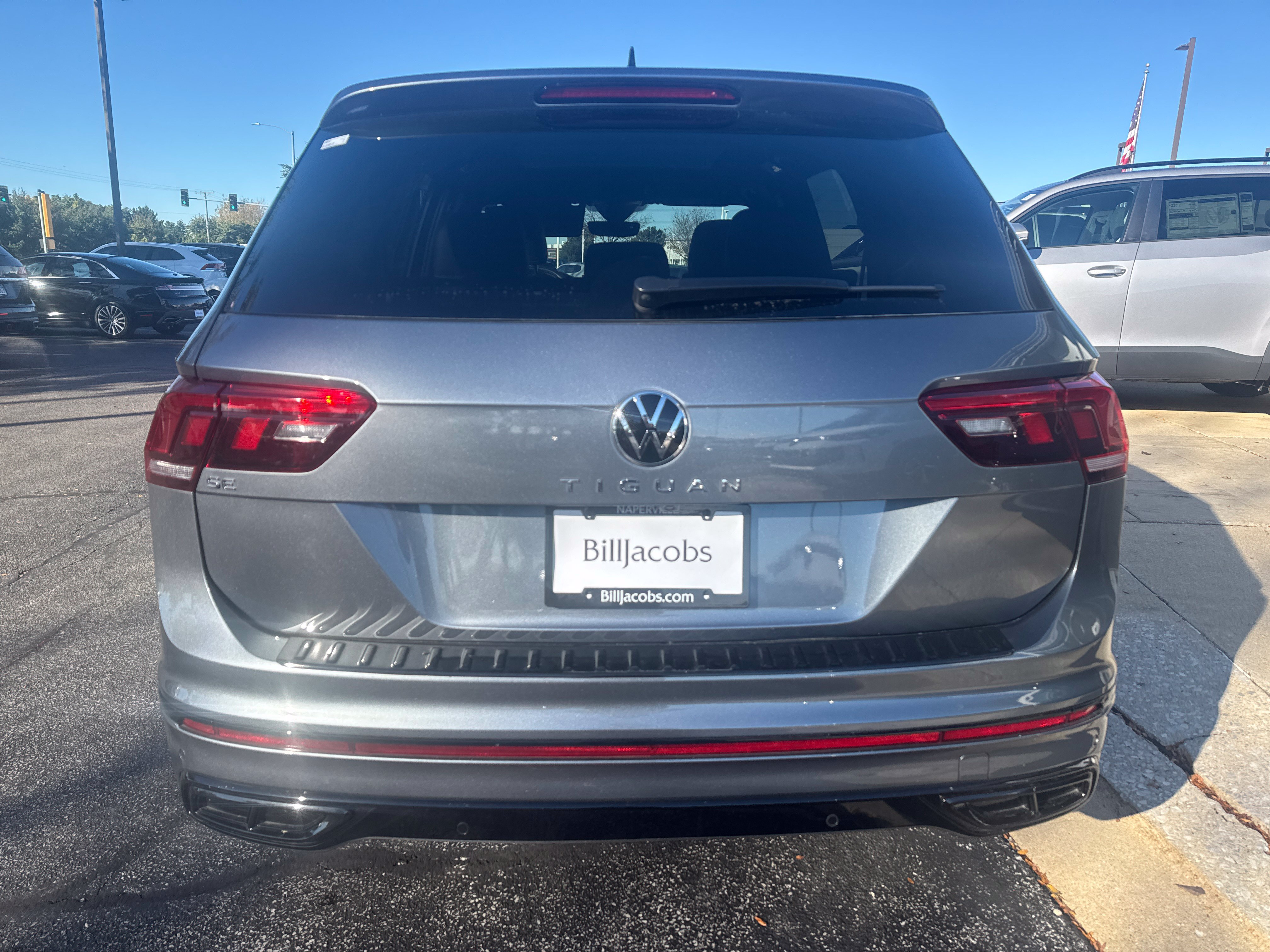 Certified 2023 Volkswagen Tiguan SE R-Line FWD image 4