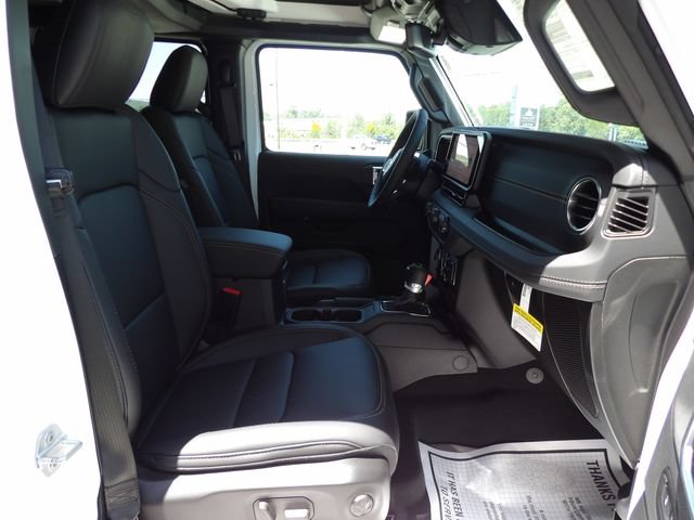 New 2026 Jeep Wrangler Unlimited Sahara AWD/4WD image 12