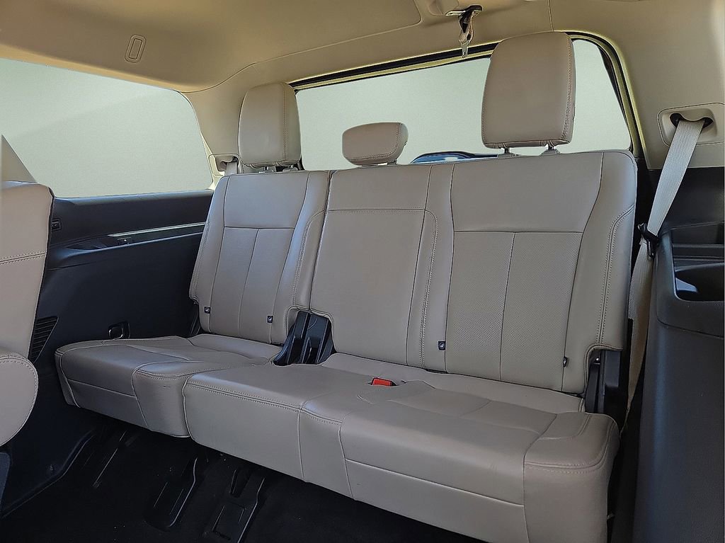 Used 2022 Ford Expedition XLT image 16