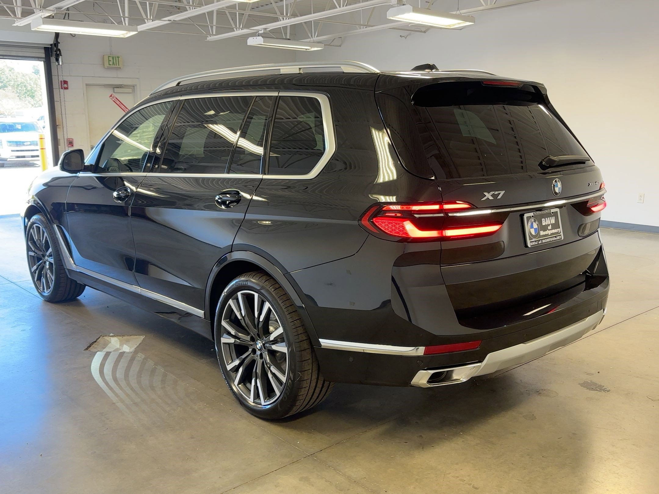 New 2026 BMW X7 xDrive40i image 3
