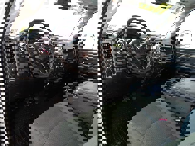 Used 2018 RAM 3500 Tradesman w/ Chrome Appearance Group image 3