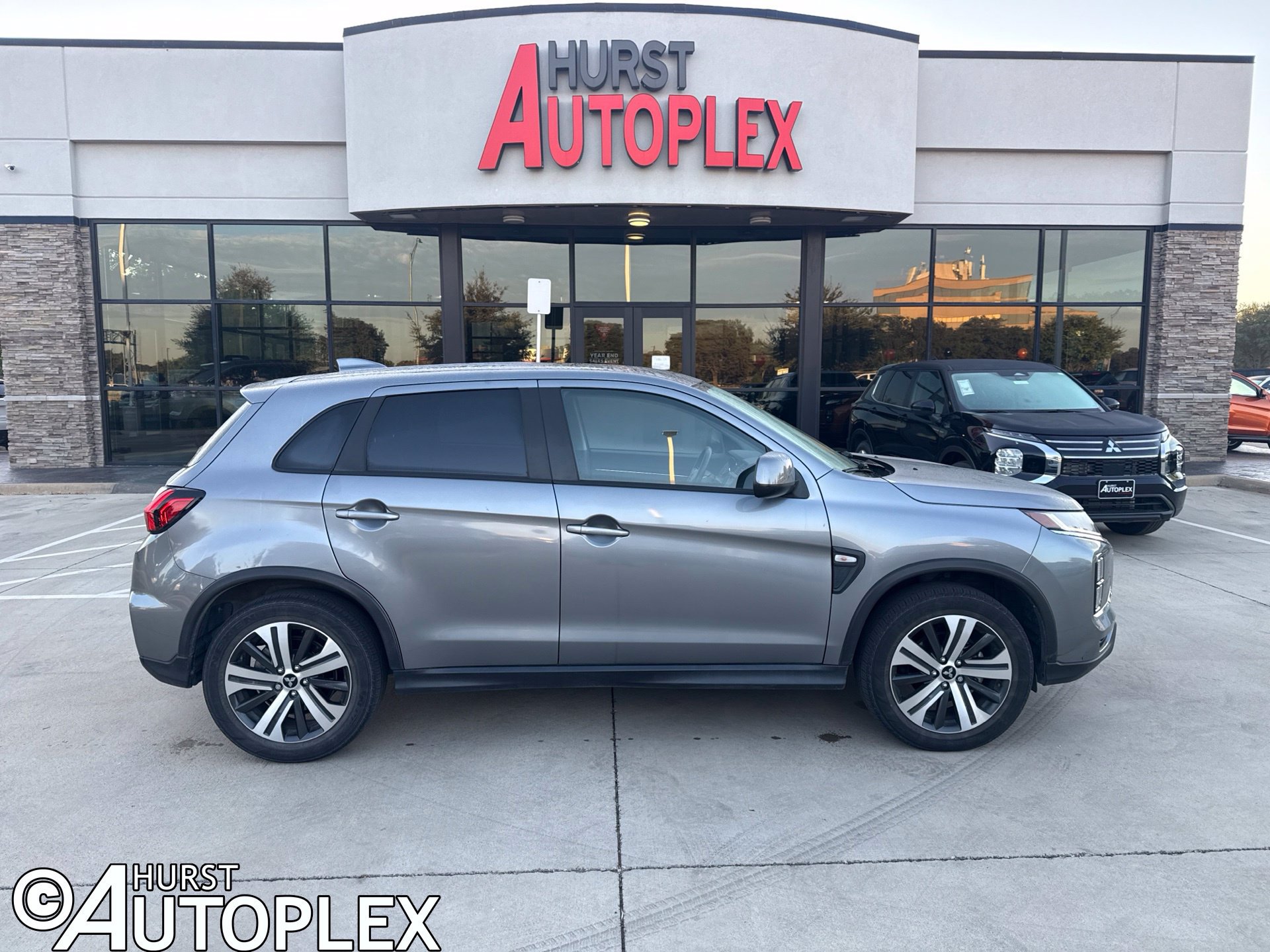 Used 2023 Mitsubishi Outlander Sport ES AWD/4WD image 1