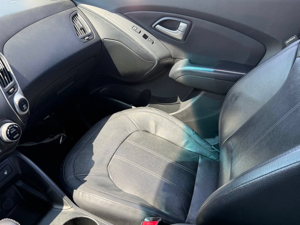 Used 2012 Hyundai Tucson Limited w/ Premium Pkg FWD image 10