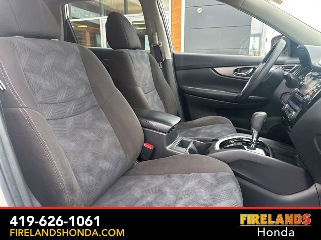 Used 2015 Nissan Rogue SV image 16