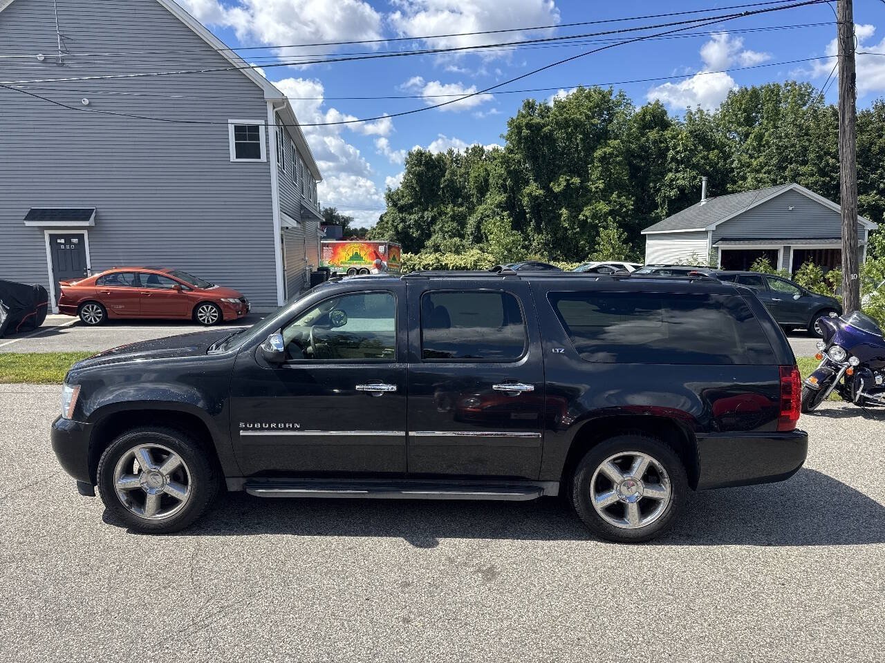 Used 2013 Chevrolet Suburban LTZ AWD/4WD image 5