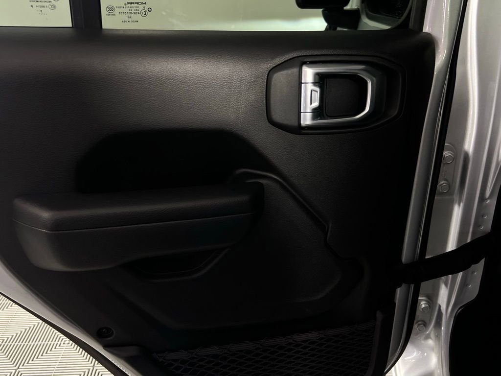 Used 2023 Jeep Wrangler Unlimited image 32