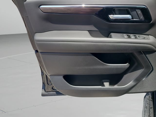 New 2026 Chevrolet Tahoe LS w/ LPO, Dark Essentials Package RWD image 19