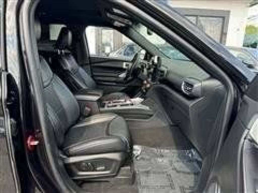 Used 2020 Ford Explorer ST w/ ST Street Pack AWD/4WD image 13