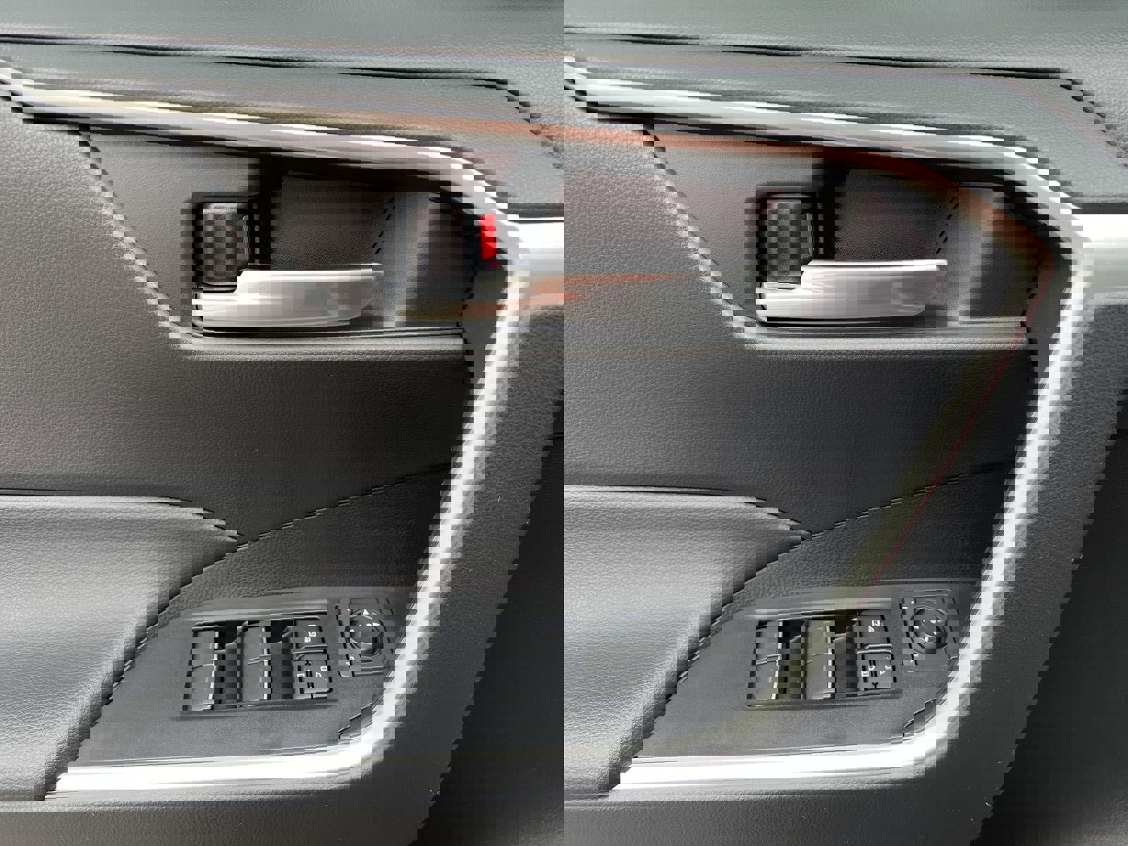 Used 2023 Toyota RAV4 XLE w/ Convenience Package image 15