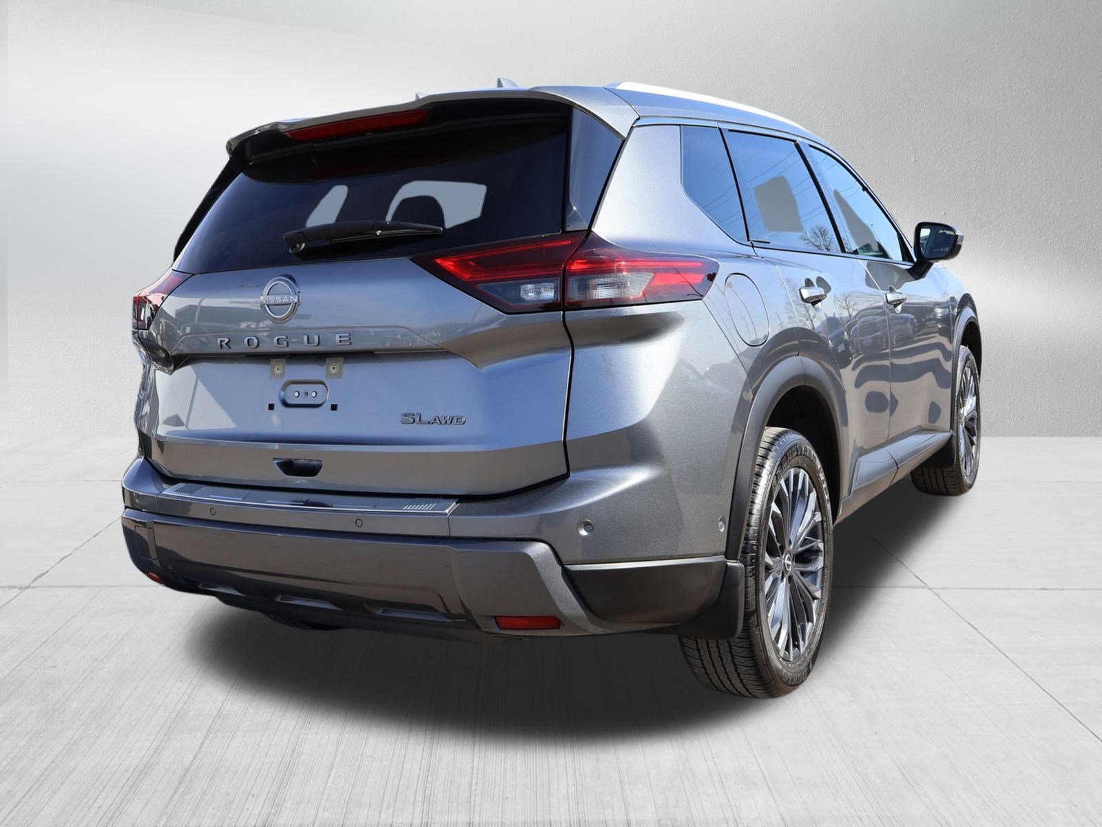 Used 2025 Nissan Rogue SL w/ Tech Package AWD/4WD image 6