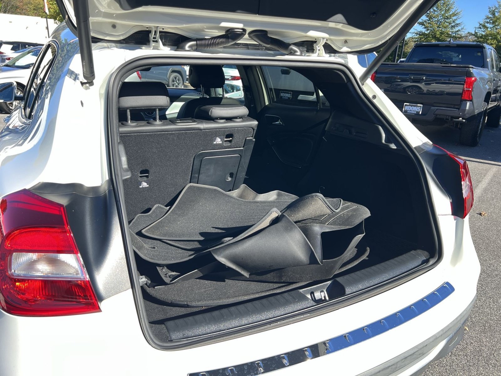 Used 2018 Mercedes-Benz GLA 250 image 26