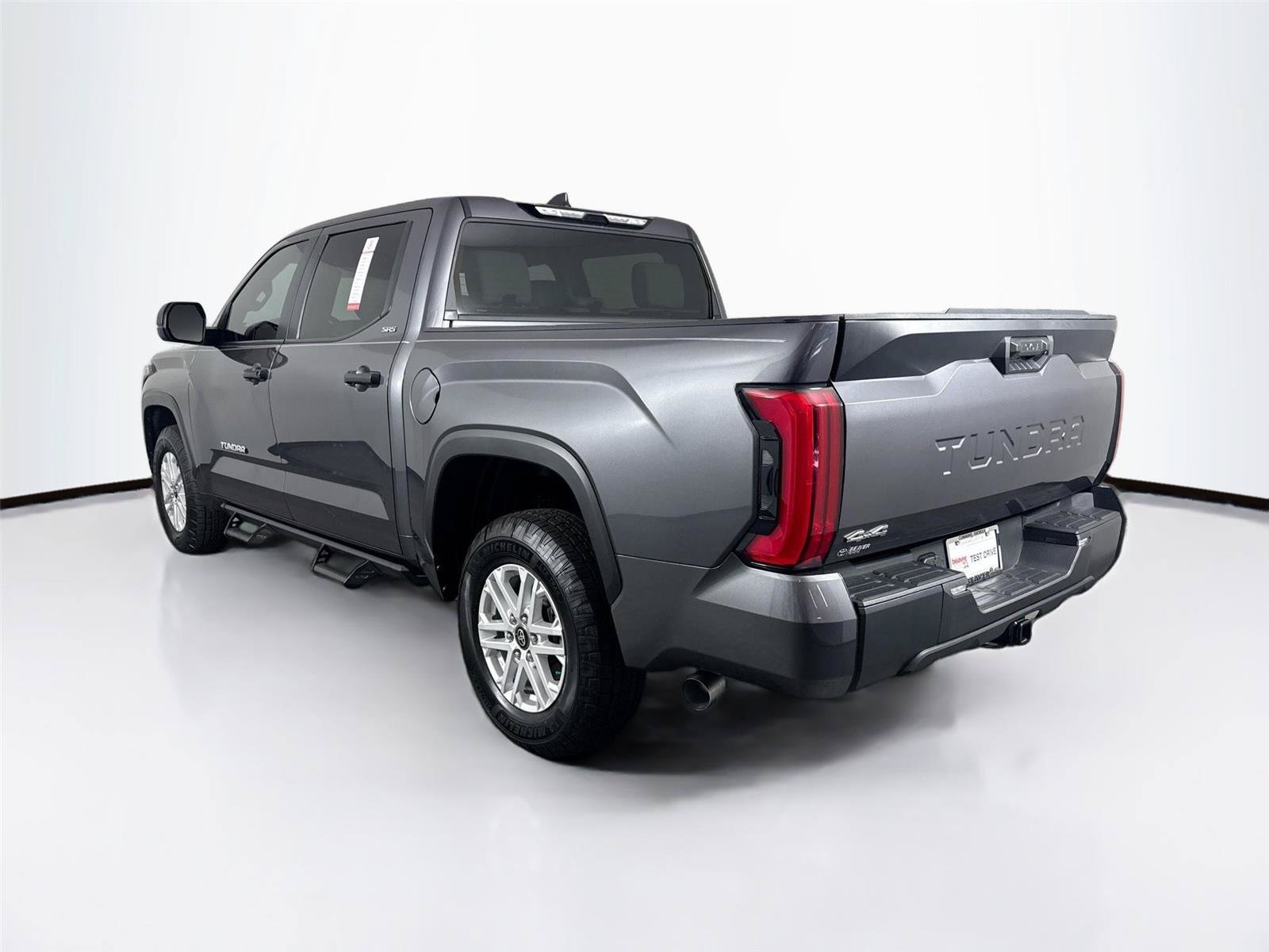 Used 2025 Toyota Tundra SR5 AWD/4WD image 12
