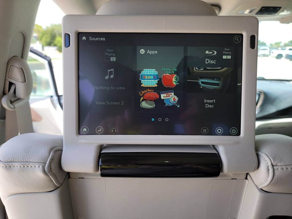 Used 2018 Chrysler Pacifica Touring-L Plus w/ Advanced Safetytec Group FWD image 19