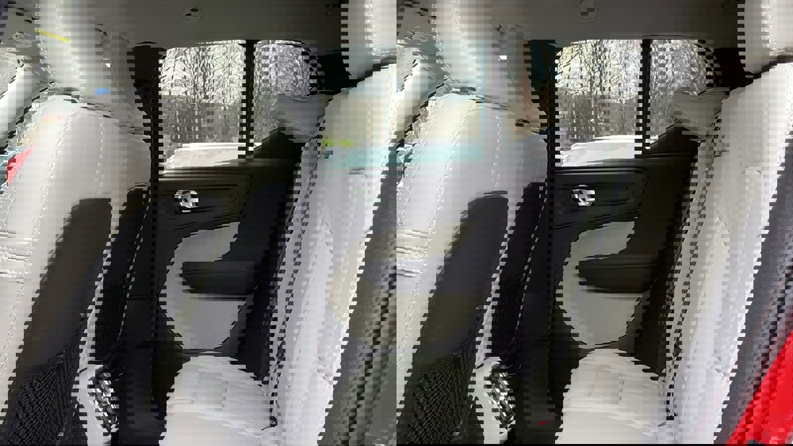 Used 2022 Volvo XC40 T5 Momentum image 20